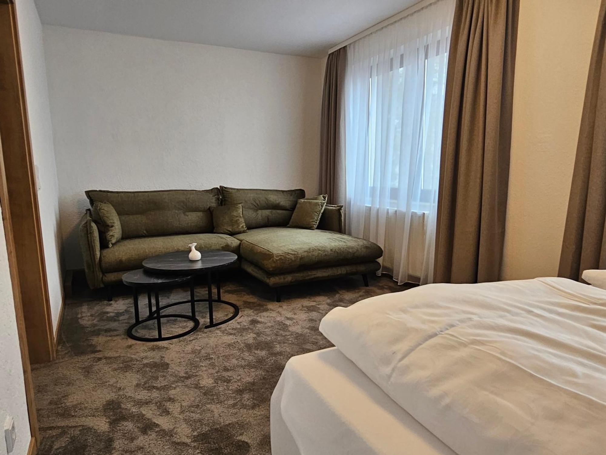 Familien-Hotel Am Traenkbachtal 弗劳恩瓦尔德 外观 照片